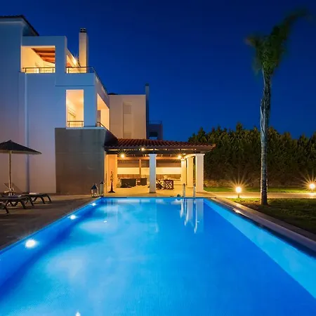 Villa Villas - Waterfront Luxury Retreat With Private *