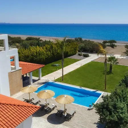 Villas - Waterfront Luxury Retreat With Private Gennadi