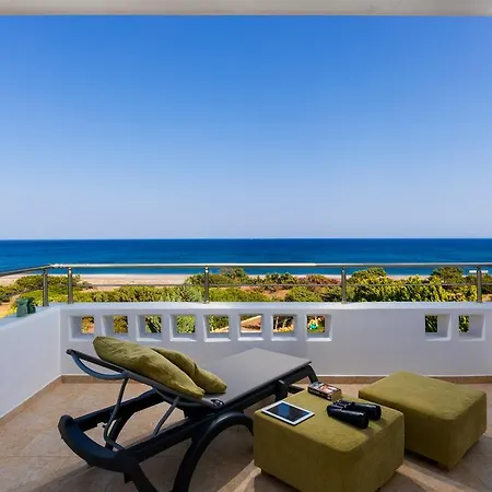 Villas - Waterfront Luxury Retreat With Private Villa *
