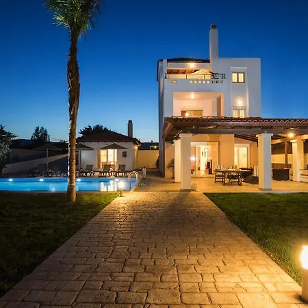 Villa Villas - Waterfront Luxury Retreat With Private