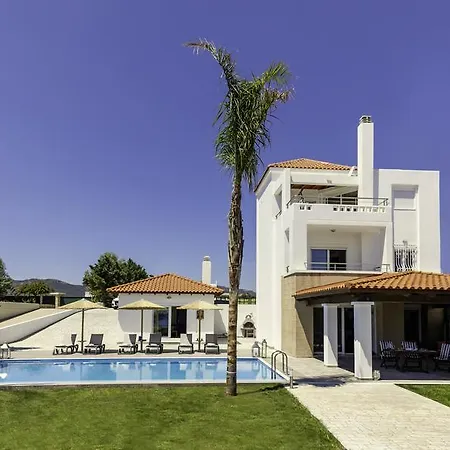 Villas - Waterfront Luxury Retreat With Private Gennadi